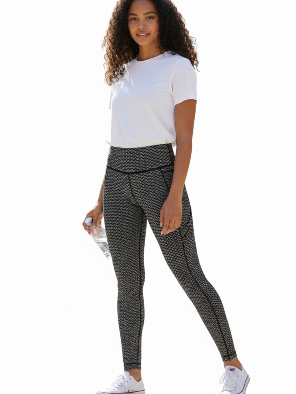 Lululemon size 4 High rise legging black white pockets IPhone athletics gym s…